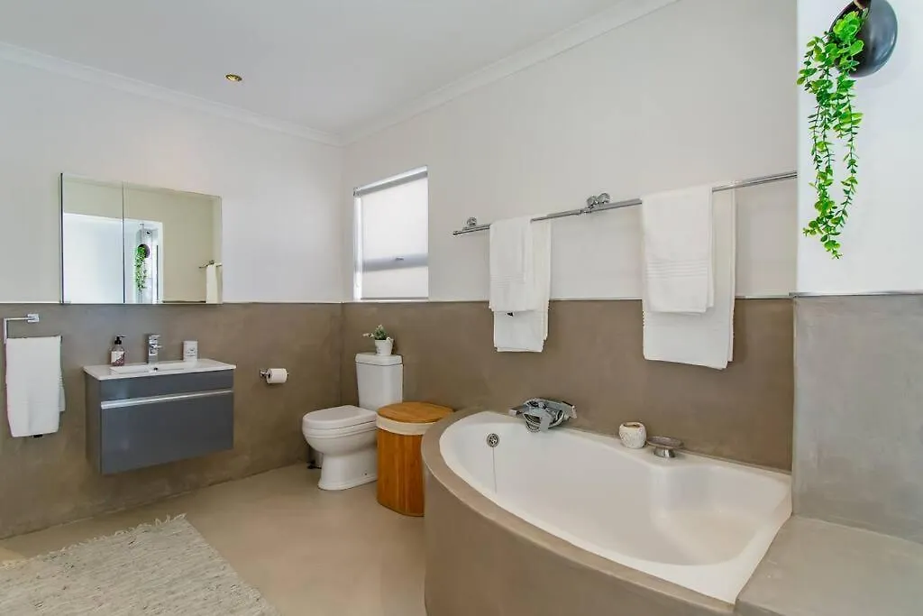 Chic, Cozy, Modern, Secure And Centrally Located Cape Town Tatil Evi